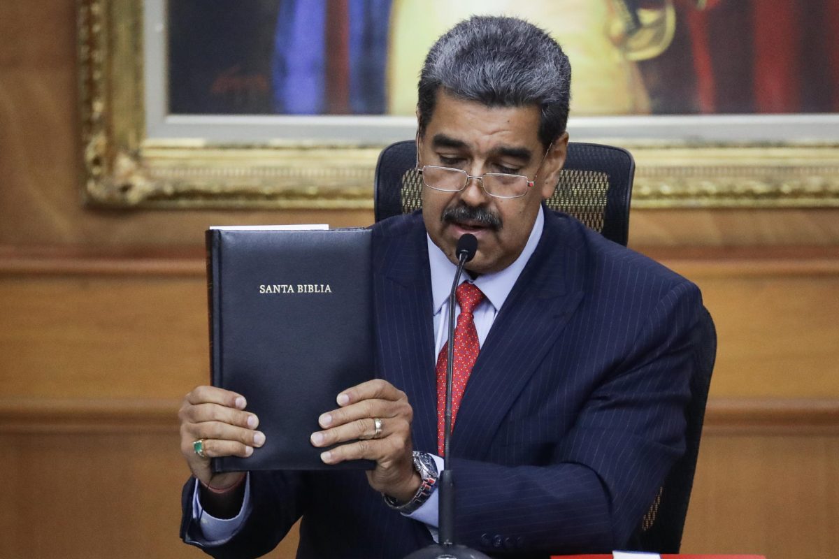 Maduro ordena encerrar en dos cárceles a detenidos en protestas contra resultado electoral