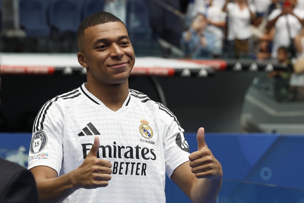 Mbappé, día 1- Hackean la cuenta de Kylian Mbappé en X: mensajes polémicos y promoción de criptomonedas