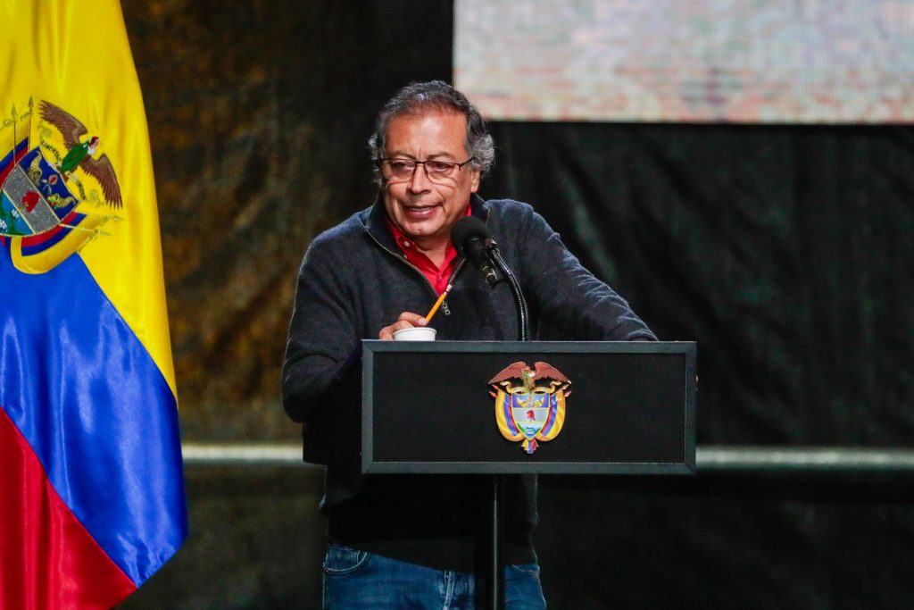 Petro habla con Boric para fortalecer grupo que busca una solución política en Venezuela--paro camionero