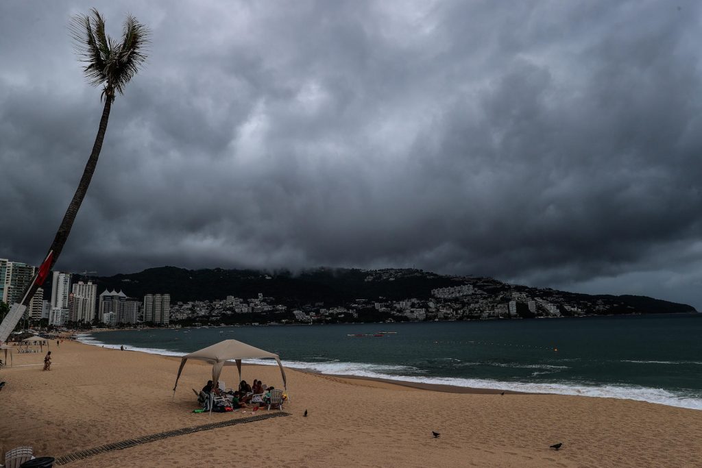 Prevén que la tormenta Carlotta deje lluvias y vientos fuertes en el Pacífico mexicano