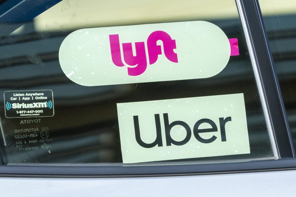 Uber usará 100.000 vehículos eléctricos del fabricante chino BYD en Europa y Latinoamérica