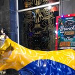 Andrés Carne de Res suspende shows de fuego tras incidente que dejó a funcionaria grave