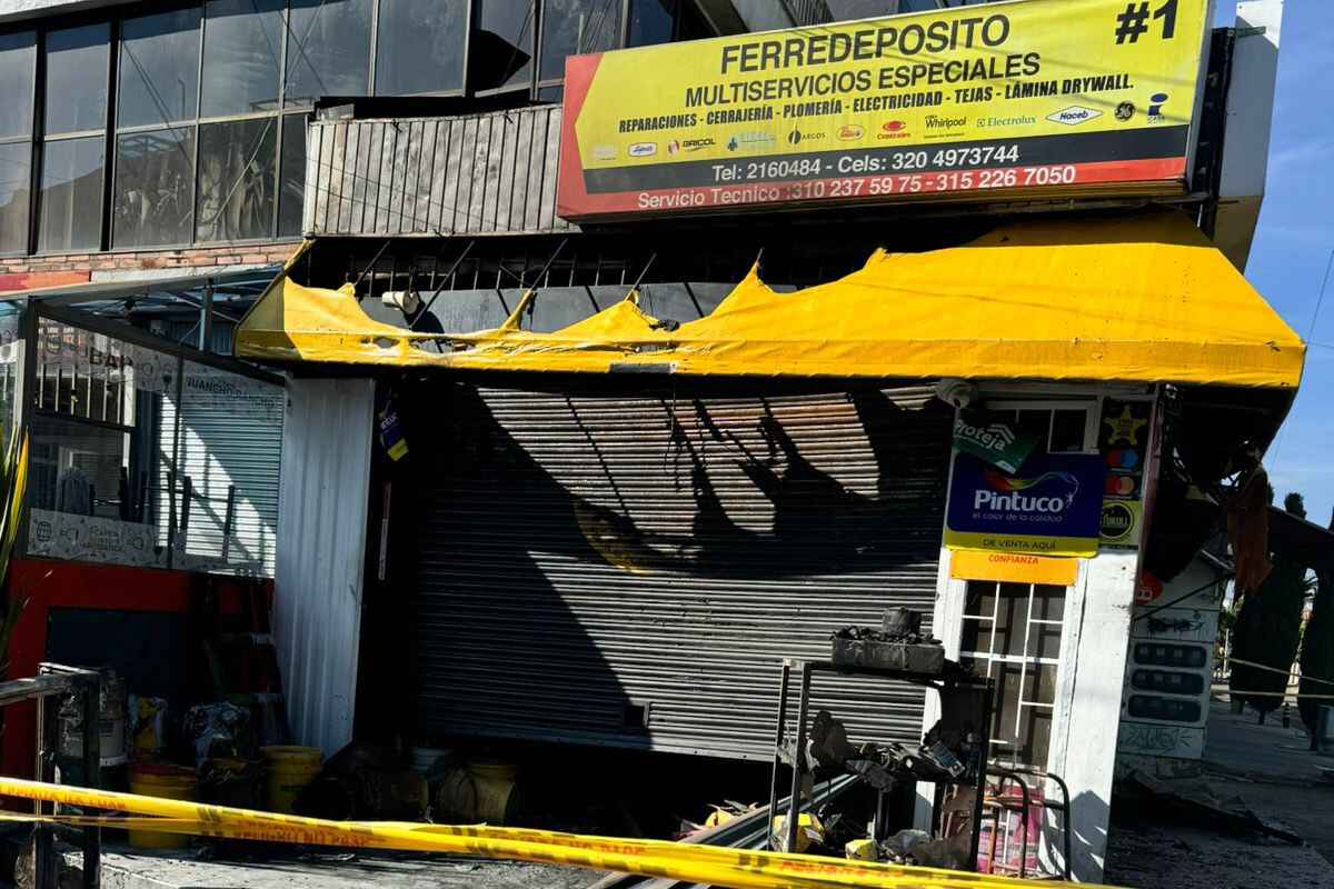 "Estamos devastados": dueños de ferretería devastada por incendio en Cedritos piden ayuda