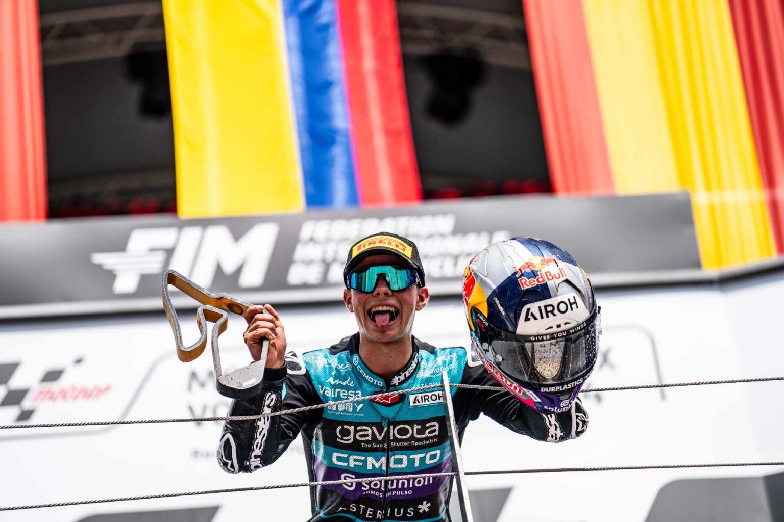 David Alonso imparable: séptima victoria en Moto3 a pesar de la sanción