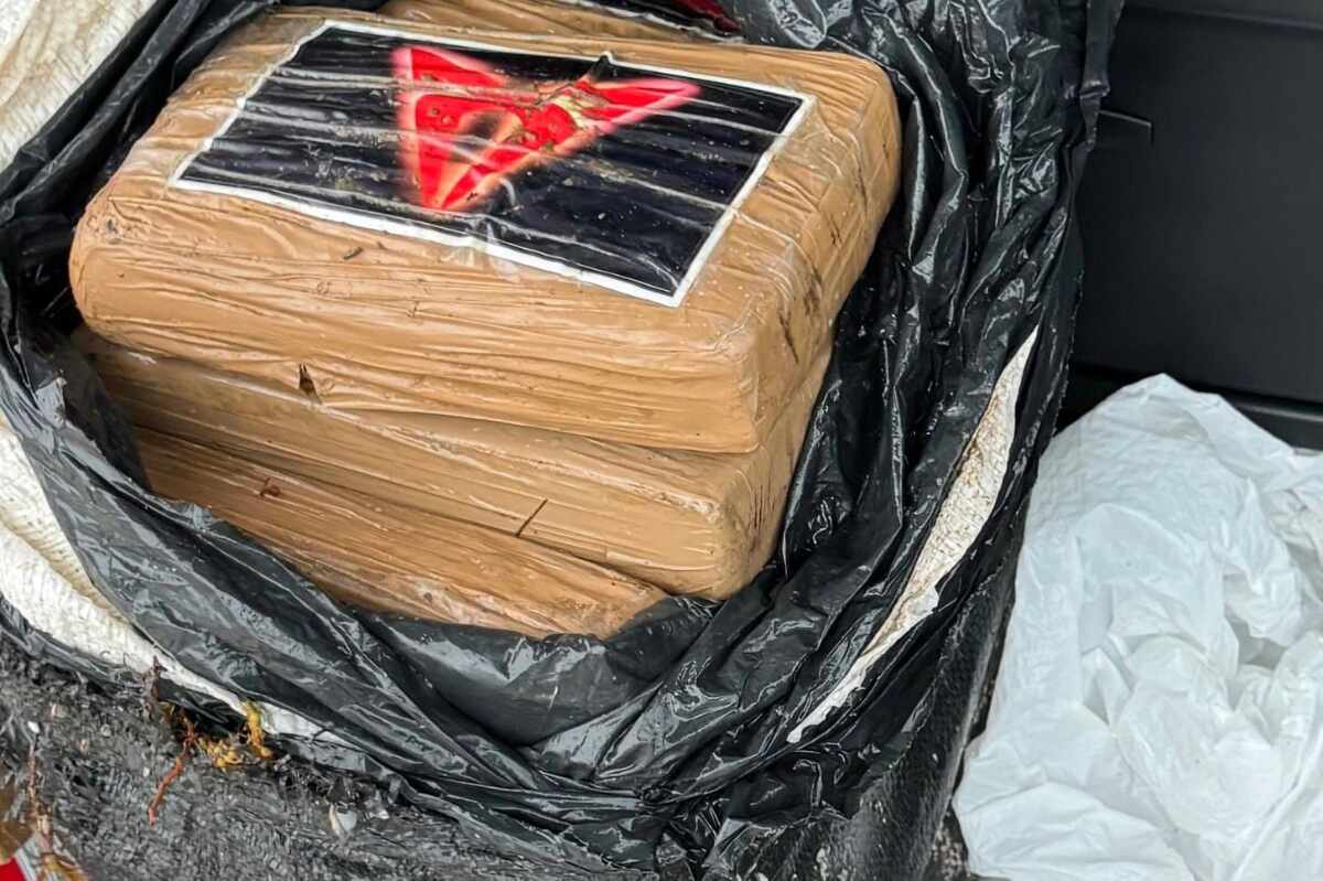 Debby destapa el secreto: encuentran cocaína valorada en un millón de dólares en los Cayos de Florida