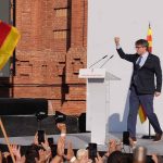 Puigdemont regresa a Cataluña, desaparece y desata el caos político