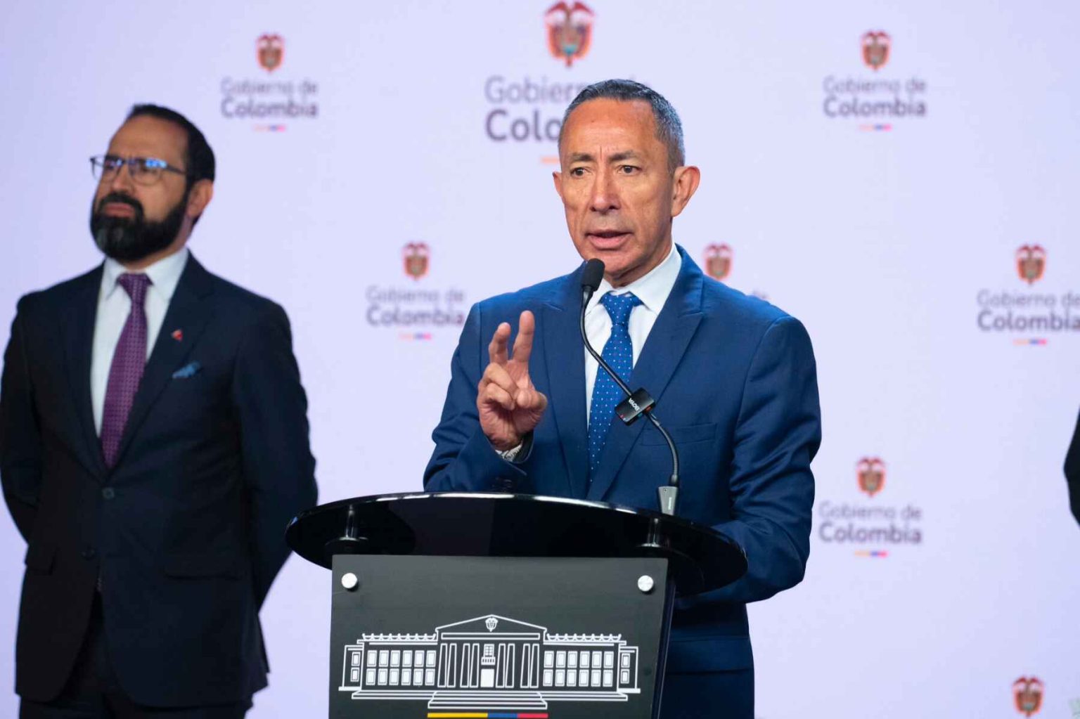 Gobierno y Ecopetrol confirman solución a la escasez de combustible para aeronaves en Colombia