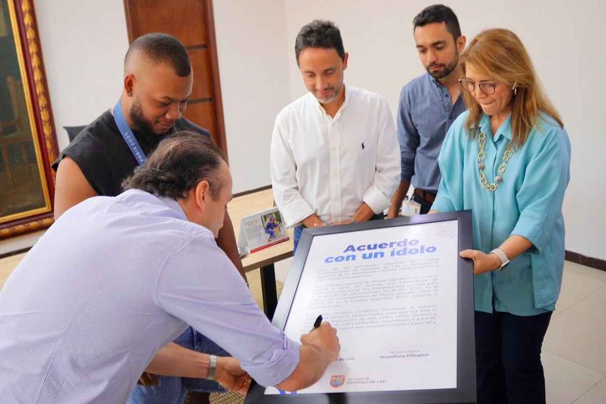 Medallista olímpico recibe las llaves de su nuevo apartamento en Valle del Lili -YEISON LOPEZ
