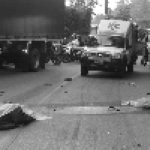 ¡Atención! Grave accidente en la vía El Peñol-Guatapé. Dos personas fallecieron en un choque entre una moto y un camión. #accidente #ElPeñol #Guatapé #vialidad