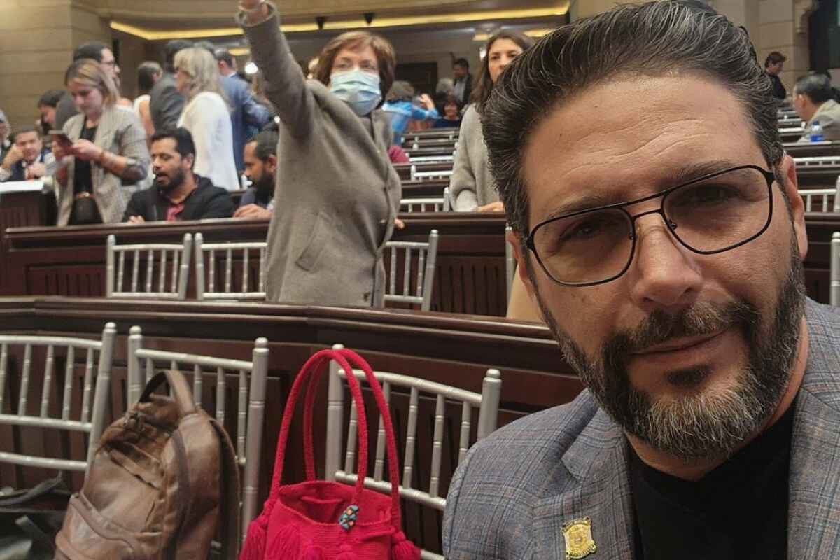 ‘Falta de ejecución y desconexión’: Agmeth Escaf describe al gobierno Petro como un ‘bus varado’
