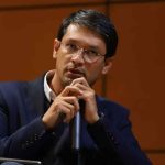 🎥 ¡Camilo Romero multado, pero sigue como embajador! La Procuraduría ratifica suspensión por su tiempo como gobernador de Nariño. Conoce qué pasó y por qué la sanción no lo apartará del cargo. #NoticiasColombia #Procuraduría