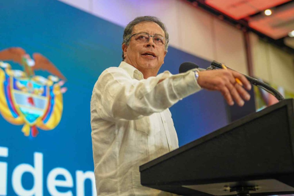 Gustavo Petro defiende alza del ACPM y responde al paro camionero: “El país no se dejará bloquear”