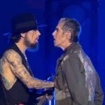 Pelea en pleno escenario: Perry Farrell golpea a Dave Navarro y suspende el concierto de Jane's Addiction