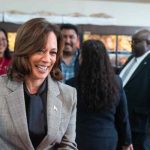 Kamala Harris- armas-rifles de asalto