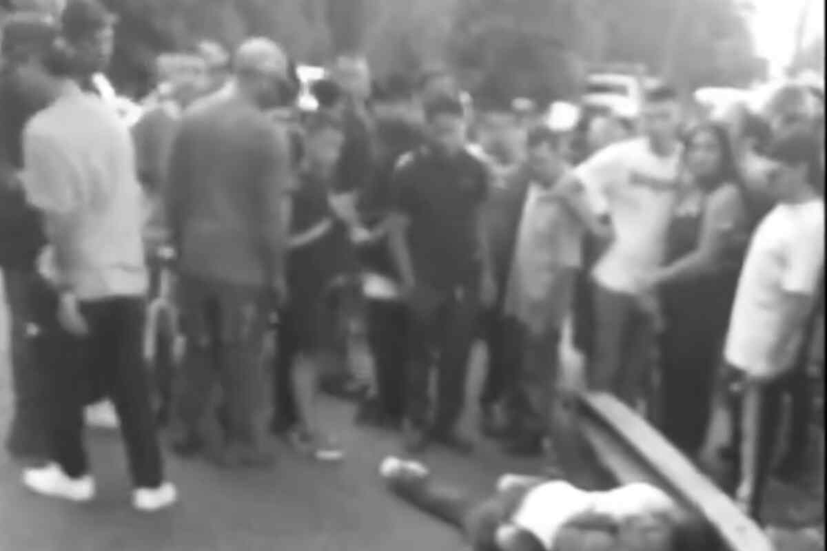 #Medellín En la tarde de hoy, un hombre fue asesinado en una motocicleta en el barrio Cerros del Vergel. La víctima, un hombre de aproximadamente 30 años, recibió múltiples disparos. buenos aires