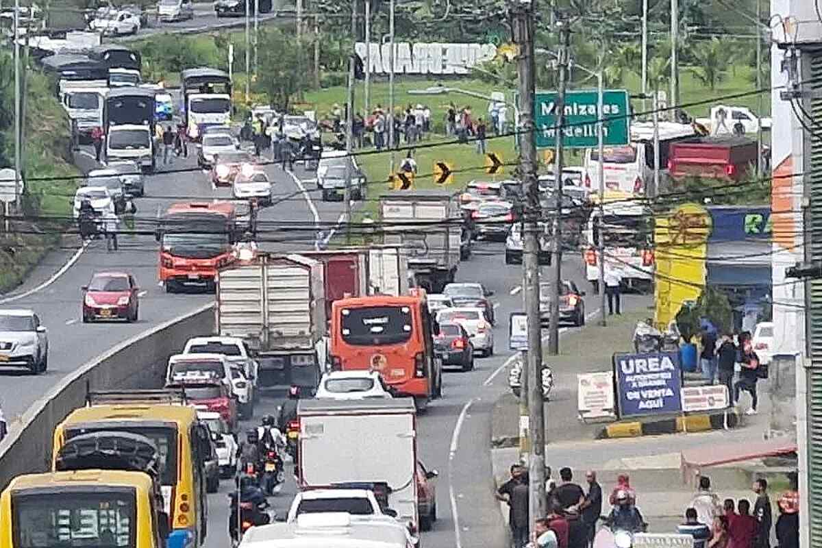 Bloqueos totales en varias vías del país durante el paro camionero motivan a la Fiscalía a abrir una indagación por posibles delitos
