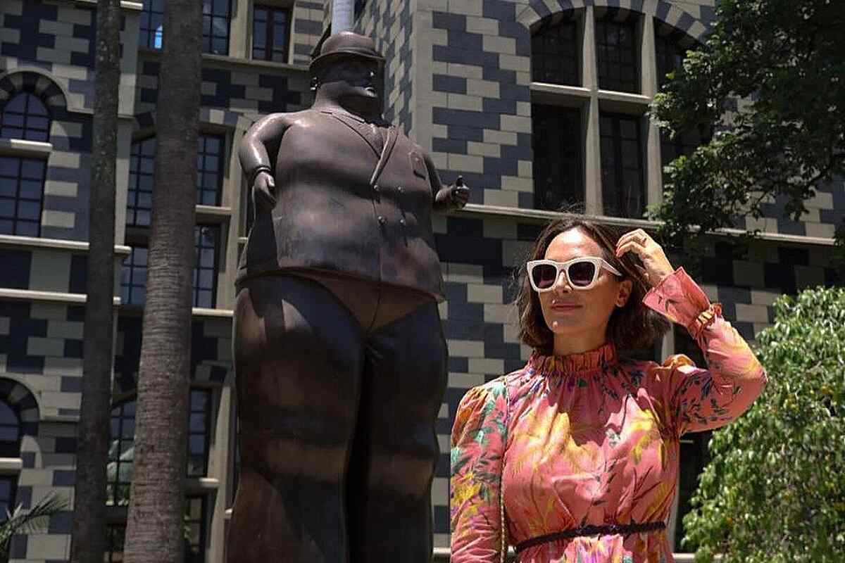Tamara Falcó, la marquesa de Griñón descubre el encanto de Medellín: Un viaje entre arte y moda