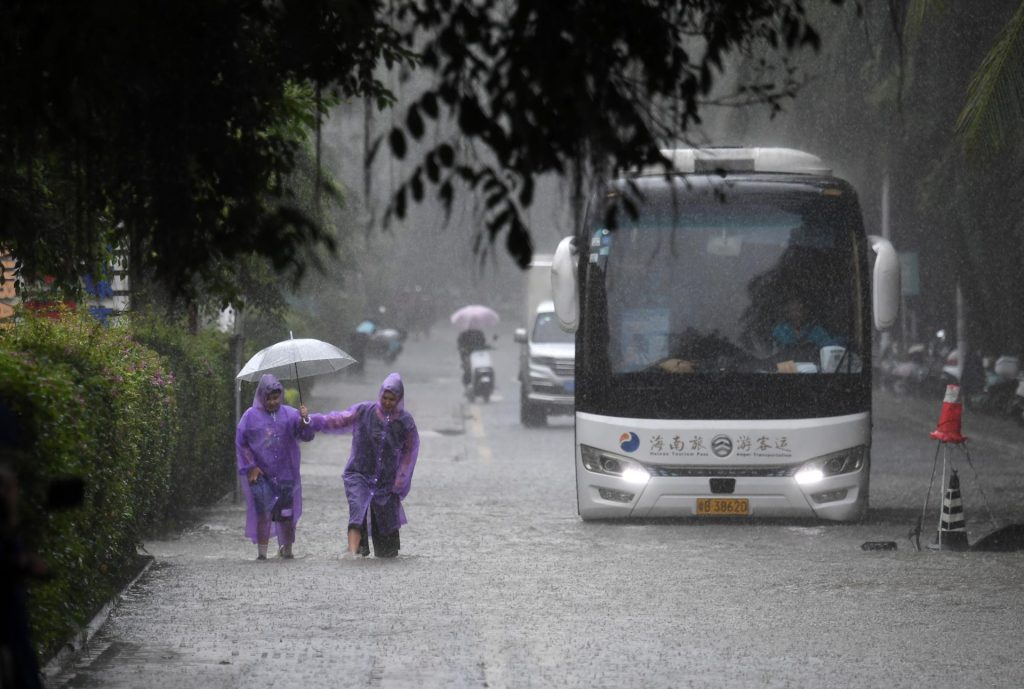 Al menos 7 muertos y un desaparecido tras el paso del tifón Trami por isla china de Hainan