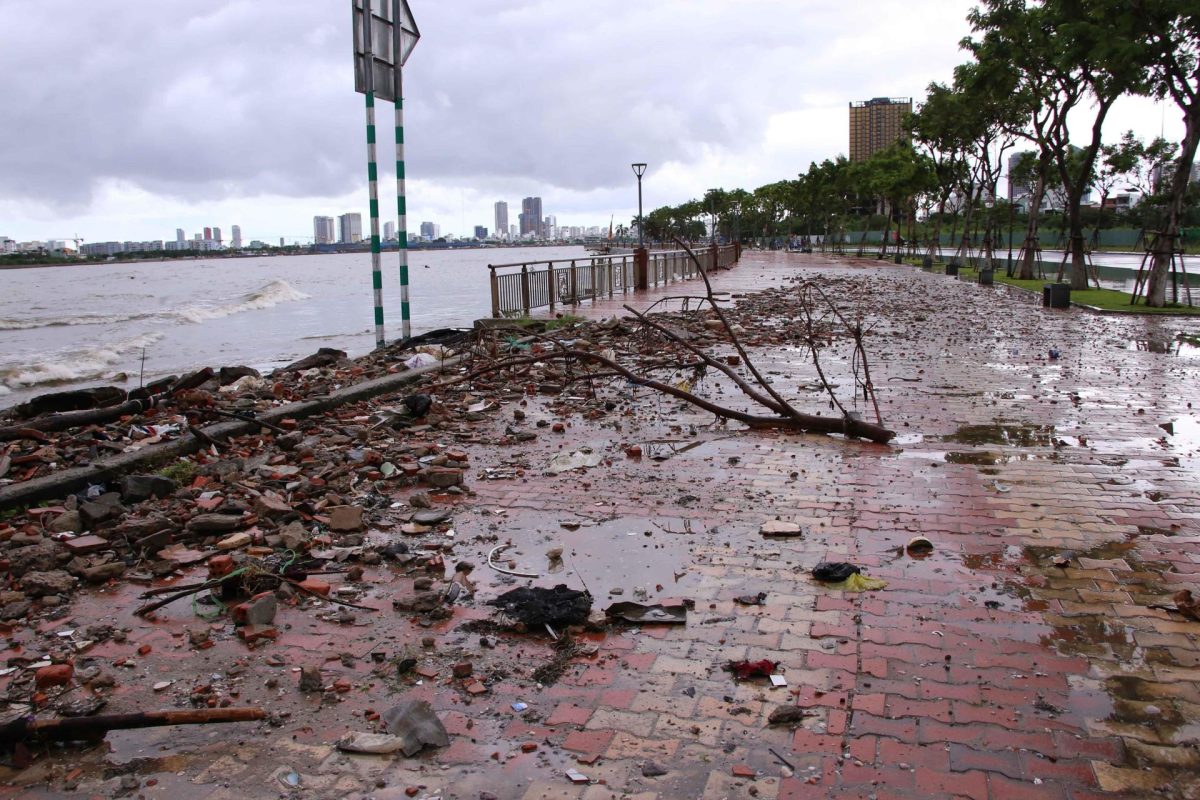 Al menos dos muertos y 15.000 viviendas inundadas por la tormenta Trami en Vietnam