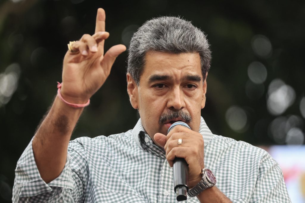 Antichavista Velásquez dice que Maduro debe abandonar el poder tras paliza electoral