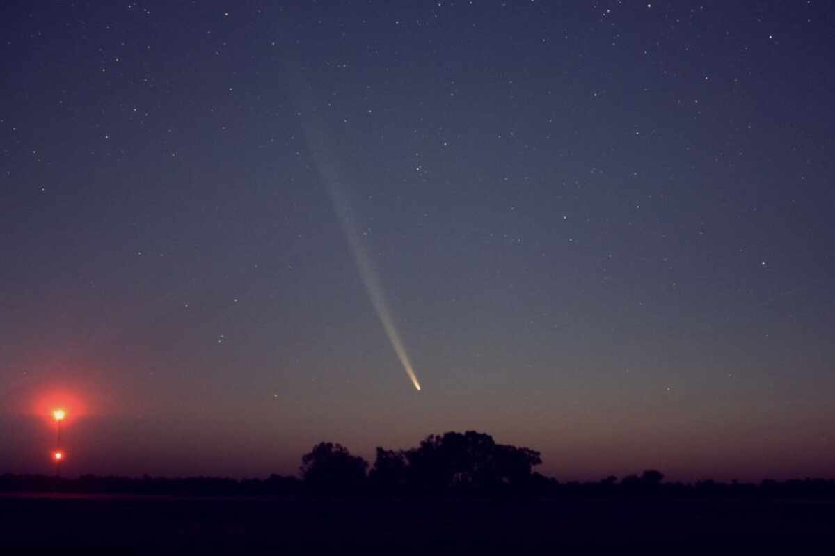 🌠 ¡Un cometa brillante está pasando por nuestra órbita! El Tsuchinshan-ATLAS es visible a simple vista.