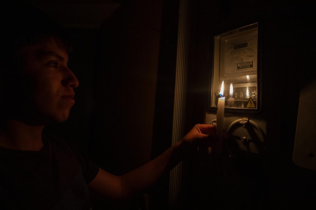 Ecuador continuará la próxima semana con apagones de hasta 14 horas por crisis energética