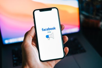 Facebook se rediseña para competir con TikTok: Más contenido de desconocidos
