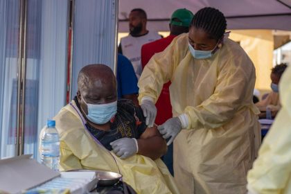 La R. Democrática del Congo, foco del brote de mpox, comienza la campaña de vacunación