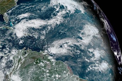 La Tormenta Óscar arroja fuertes lluvias sobre el centro y el sureste de Bahamas
