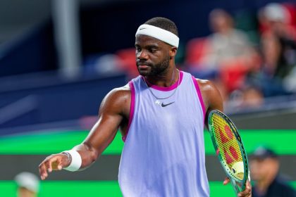 Tiafoe estalla contra el árbitro tras perder contra Safiullin: ¡Que te jodan!