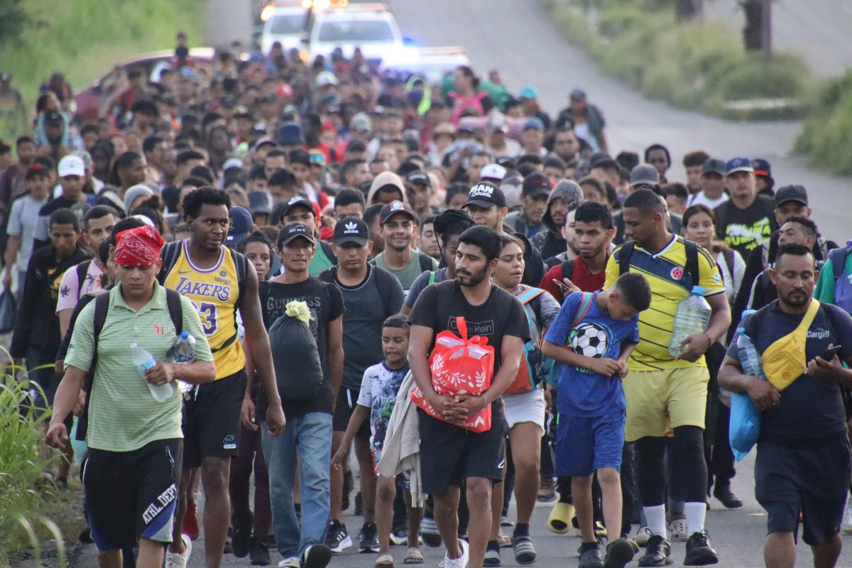 Una caravana de migrantes sale desde el sur de México por la falta de empleo y seguridad