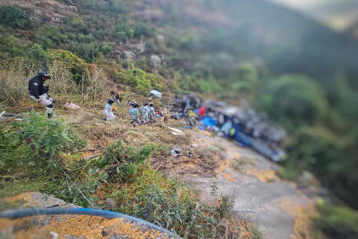 Camión de carga provoca fatal accidente: 19 muertos en Zacatecas