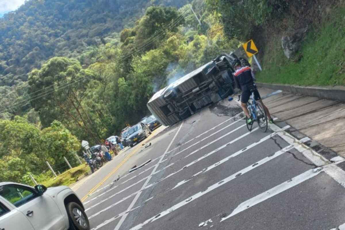 Video muestra momento exacto del accidente que dejó cinco estudiantes muertos en vía La Mesa