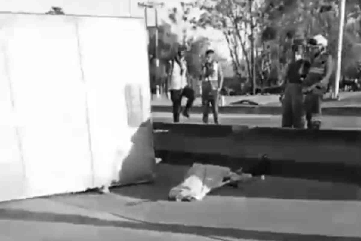 ¡Tragedia en Bogotá! Camión volcado cobra la vida de un peatón en la Autopista Sur