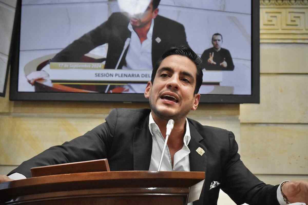 Corte investiga al senador Alex Flórez por presunto lavado de activos y concusión