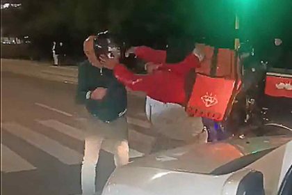 Adulto mayor fue brutalmente agredido por un repartidor de Rappi en el norte de Bogotá. El video del incidente se ha hecho viral. Las autoridades ya investigan el caso