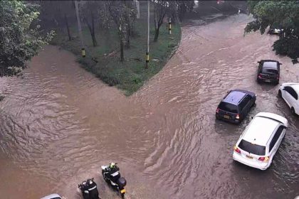 Medellín se inunda: Caos vial, Metro afectado y alerta por más lluvias