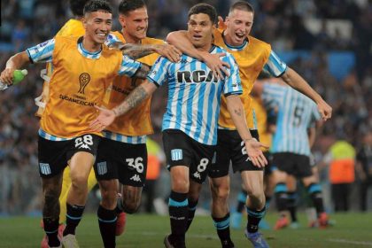 Juan Fernando Quintero clasifica a Racing a la final de la Sudamericana con un doblete histórico