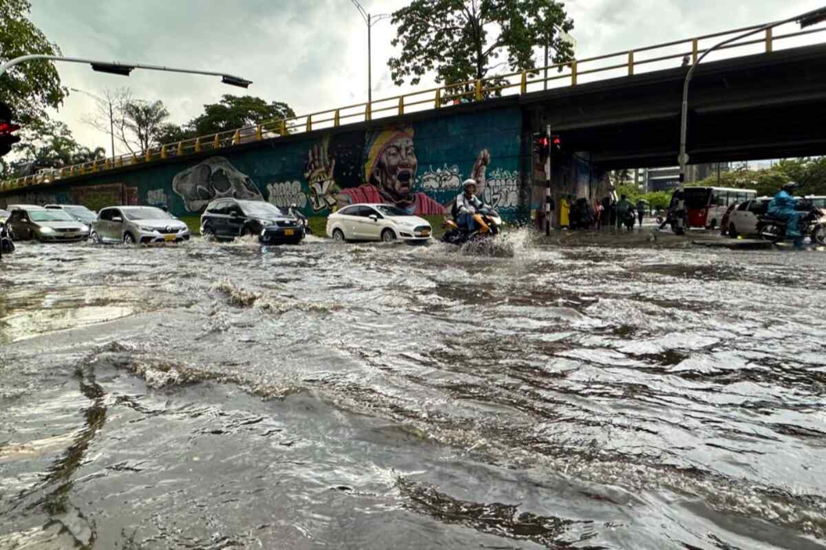 Medellín se prepara para la temporada de lluvias: 99 quebradas intervenidas para prevenir inundaciones