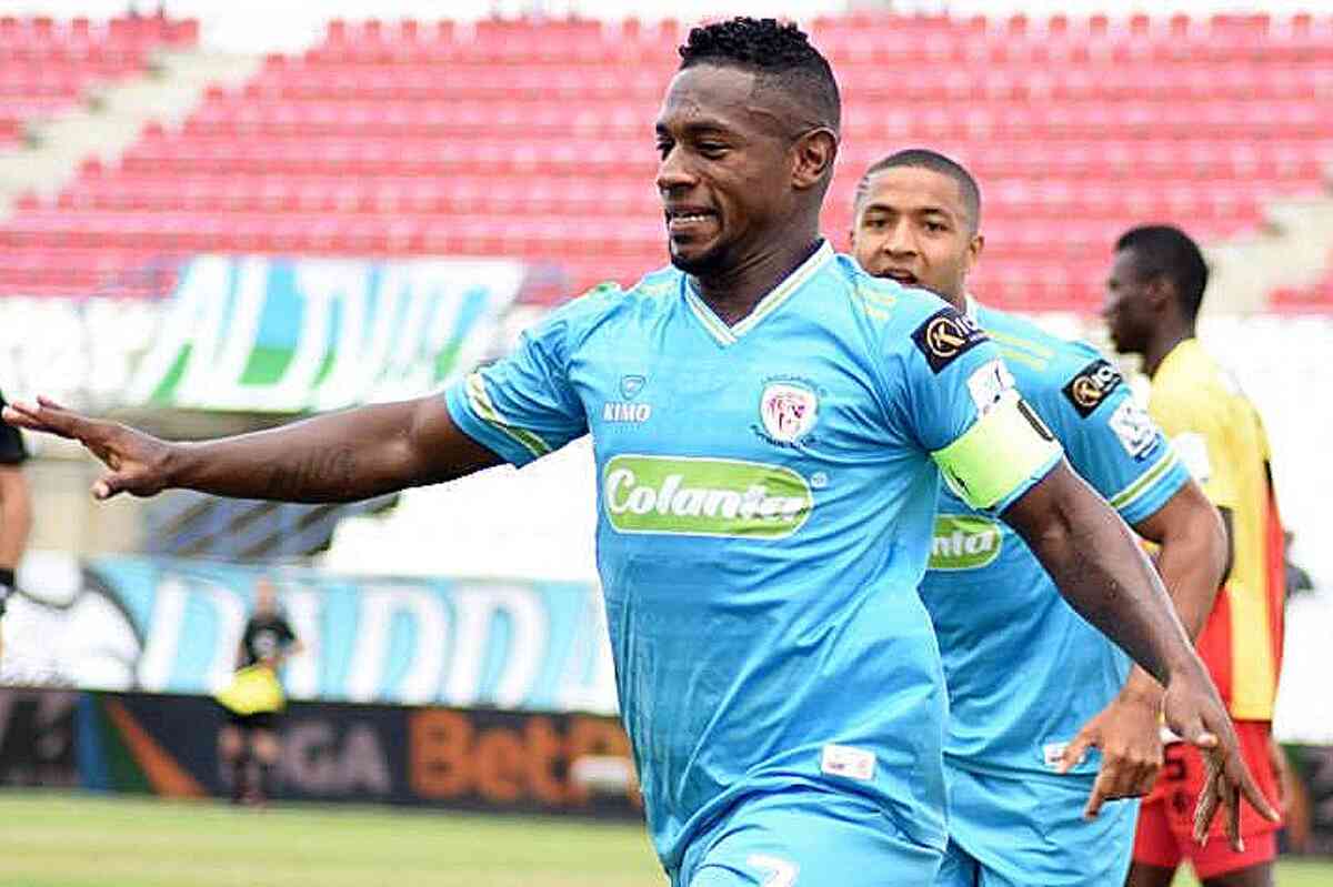 Pablo Rojas y Julián Anaya fuera de Jaguares por indisciplina