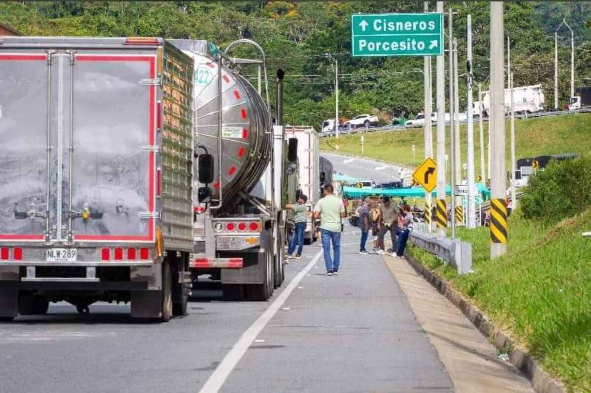 Gobierno busca solucionar paro minero y campesino con mesa de diálogo
