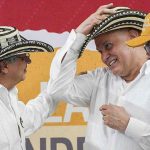 Mancuso junto a Petro en entrega de tierras: Justicia y Paz autorizó su presencia en Córdoba