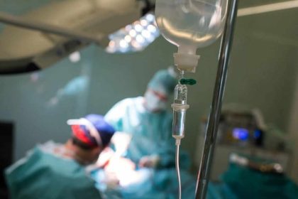 muerte de mujer en apartamento durante cirugía estetica clandestina en Medellín, centro de la ciudad, parque del periodista