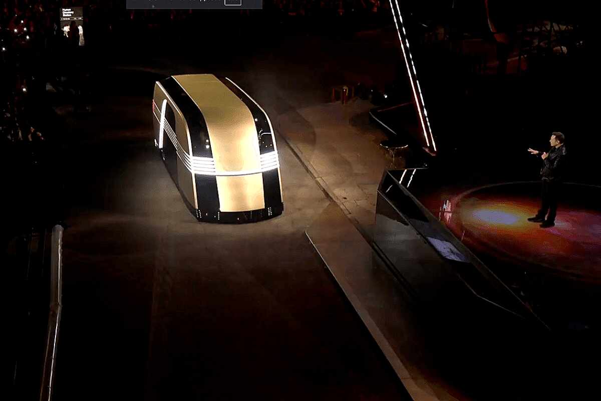 elon musk presenta robovan de tesla, autobus para 20 personas
