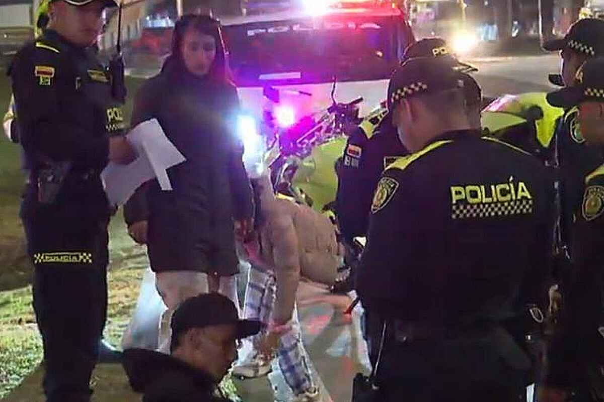 Sobrino roba el carro de su tía para cometer hurtos y termina volcado: fue capturado y castigado en Bogotá