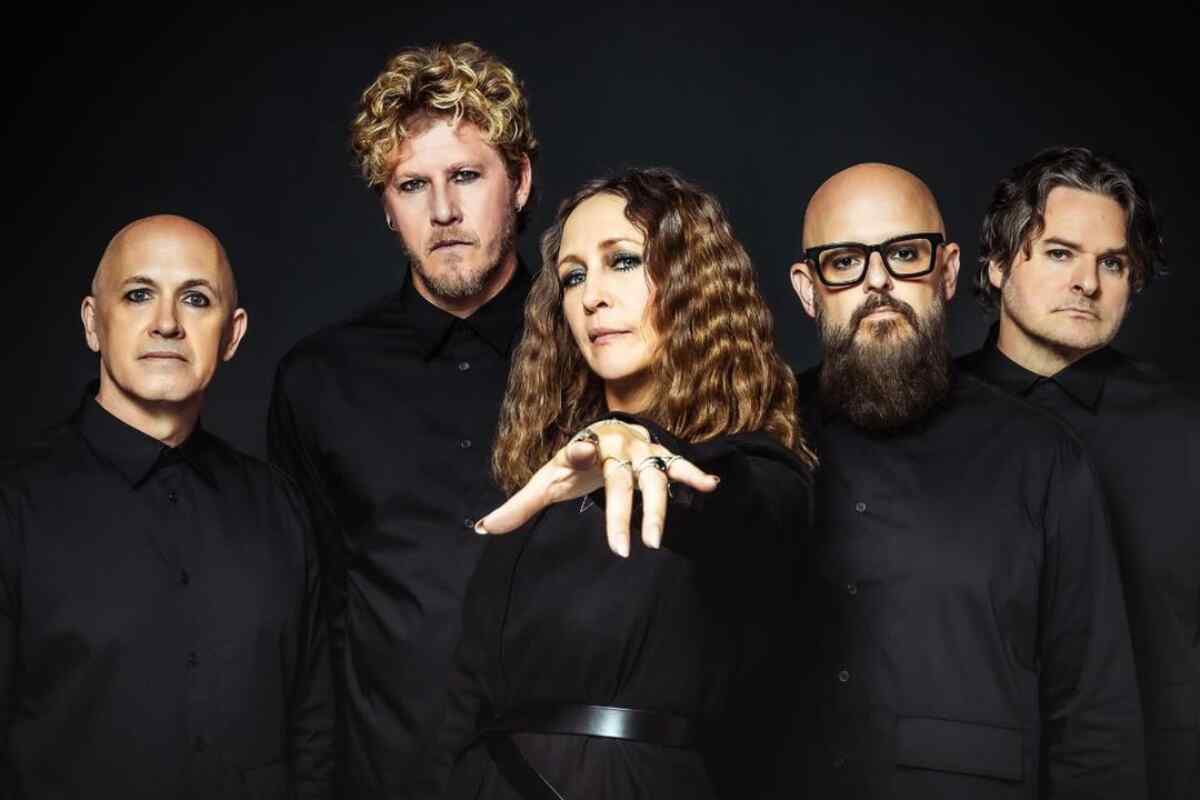 vera farmiga-banda de rock the yagas