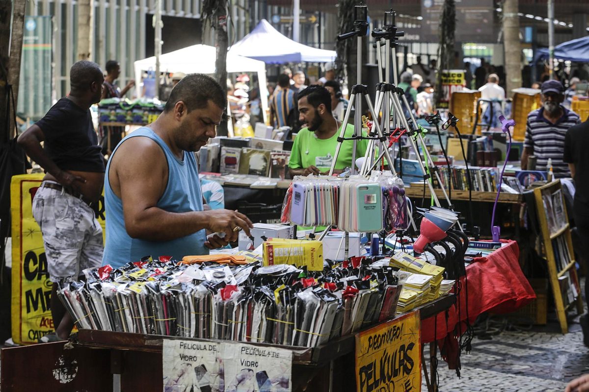La tasa de desempleo en Brasil cae al 6,2 % en octubre, su menor nivel histórico