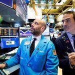 Wall Street abre en rojo, pero con caídas limitadas, un día antes de los comicios en EEUU