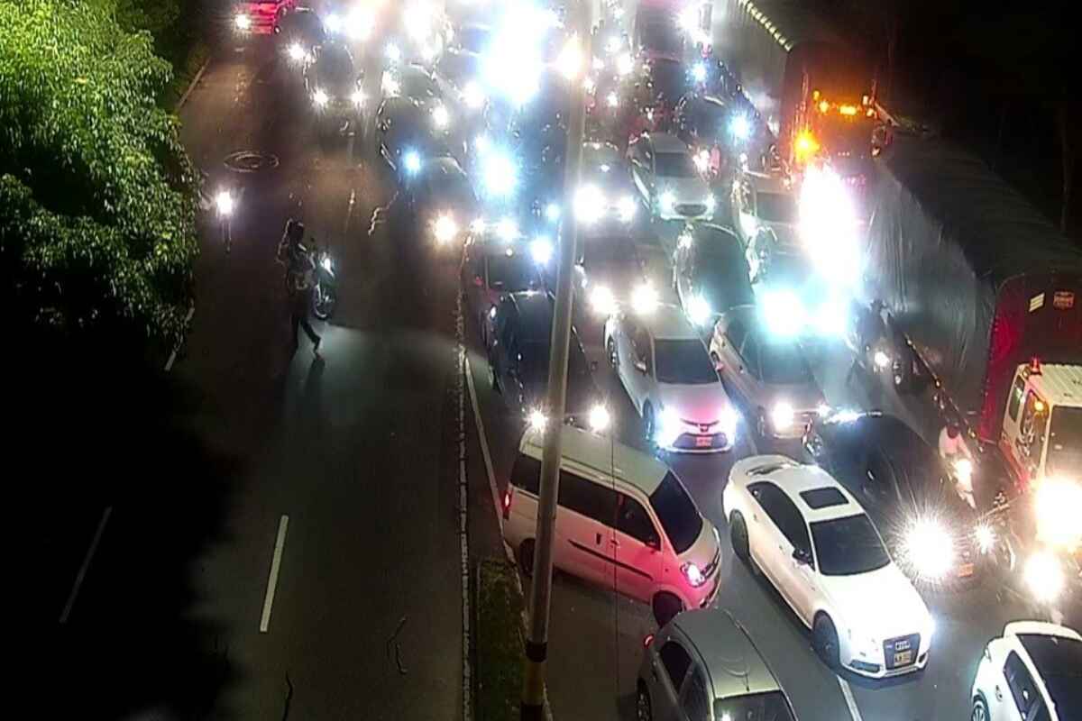 Policía interviene en Medellín tras nuevos disturbios causados por encapuchados en el Politécnico