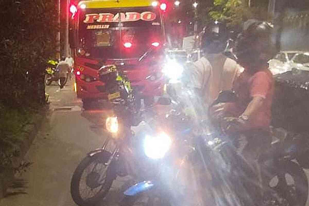 Feminicidio en bus de Medellín: mujer asesinada a tiros por su pareja